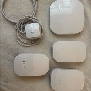 Eero White Wireless Router + 3 Range Extenders